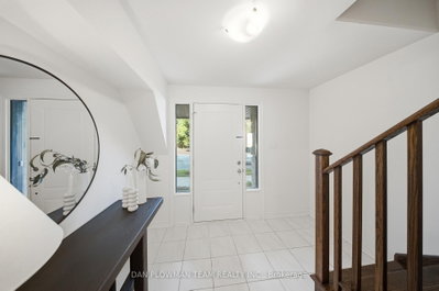 484 Salem Road S • Ajax, ON photo 3