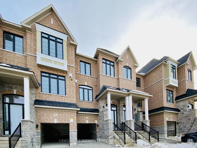 21 Elkington Crescent