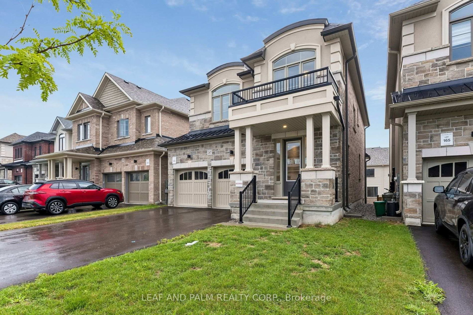 247 Flood Avenue • Clarington, ON photo 3