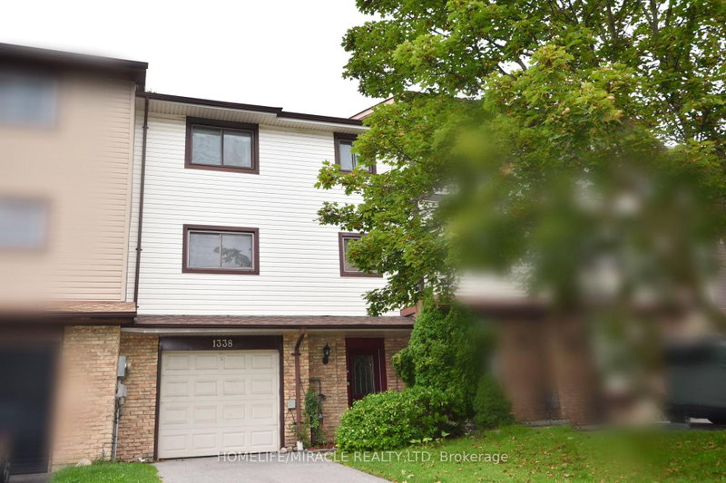 1338 Brands Court, Pickering