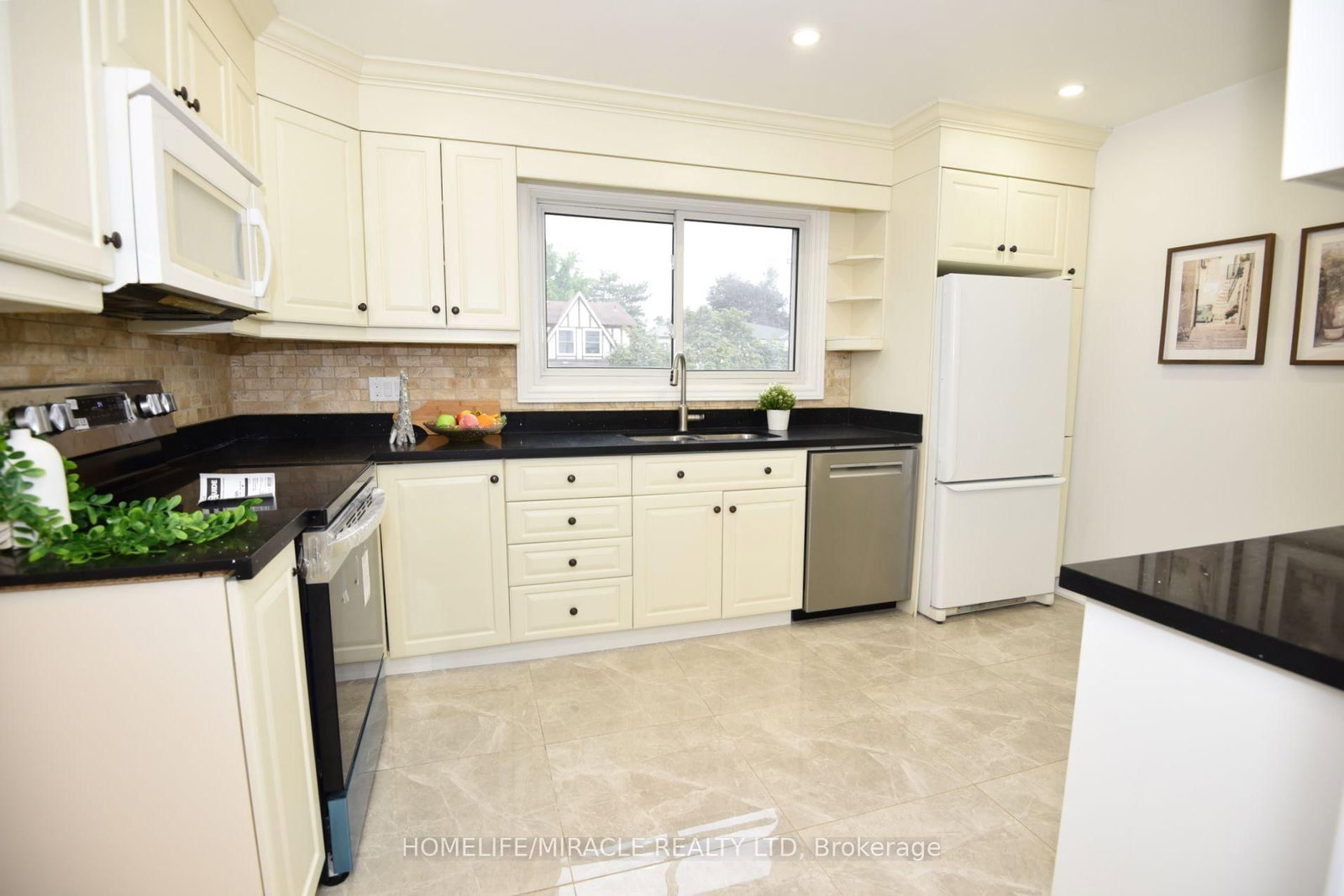 1338 Brands Court • Pickering, ON photo 18