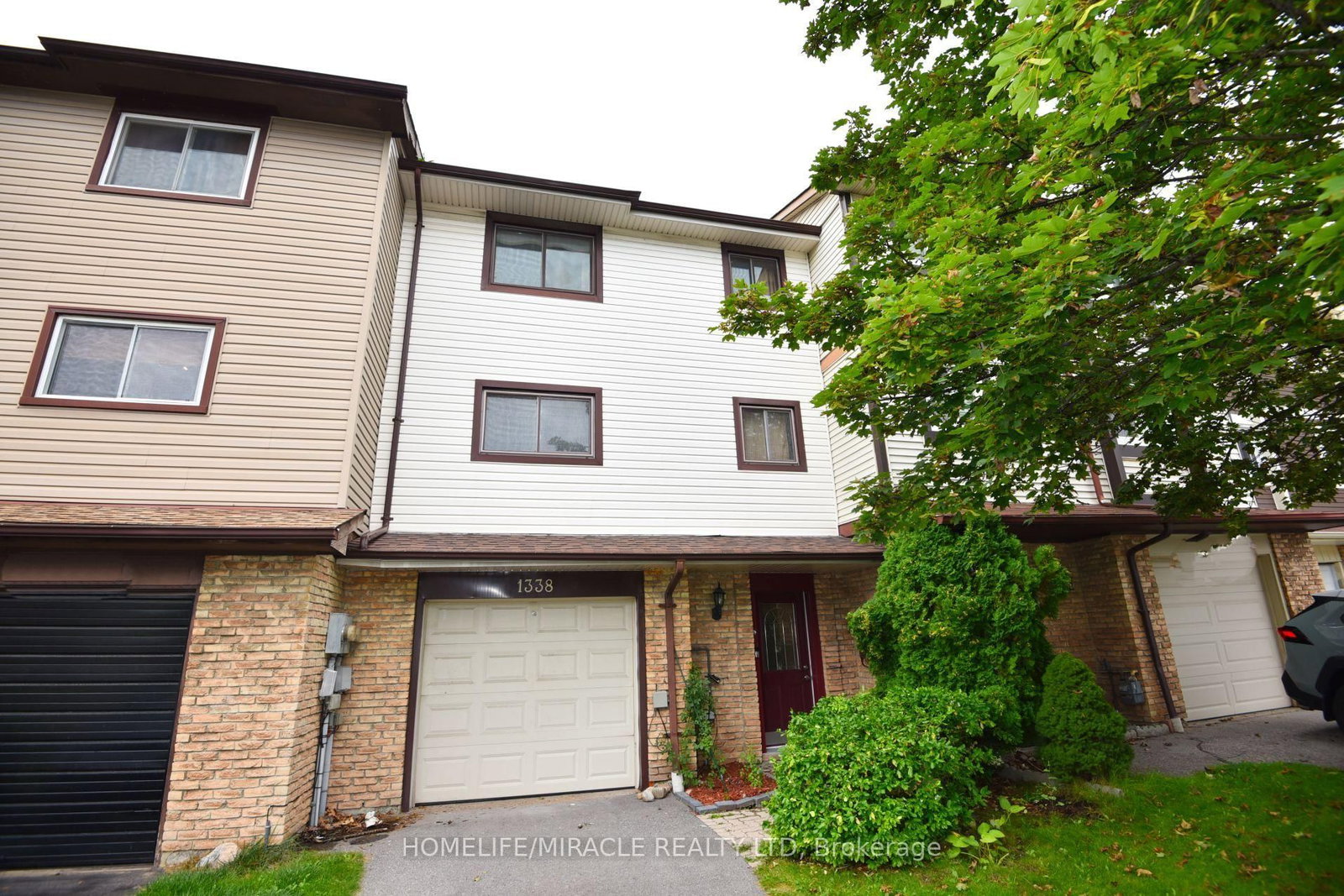 1338 Brands Court • Pickering, ON photo 4