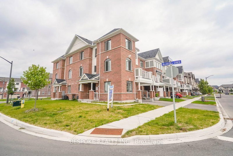 38 Goldeye Street E