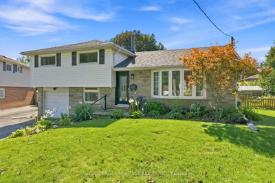 843 Carnation Court • Oshawa, ON photo 2