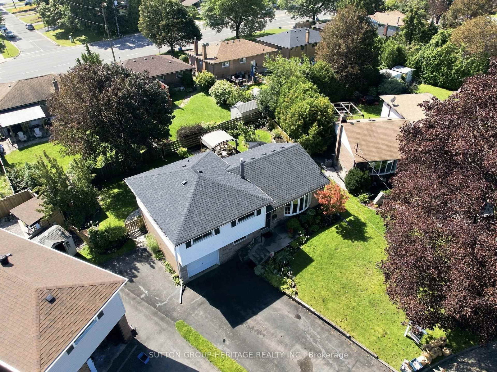 843 Carnation Court • Oshawa, ON photo 21