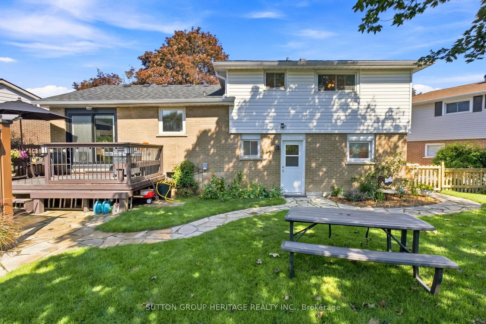 843 Carnation Court • Oshawa, ON photo 24