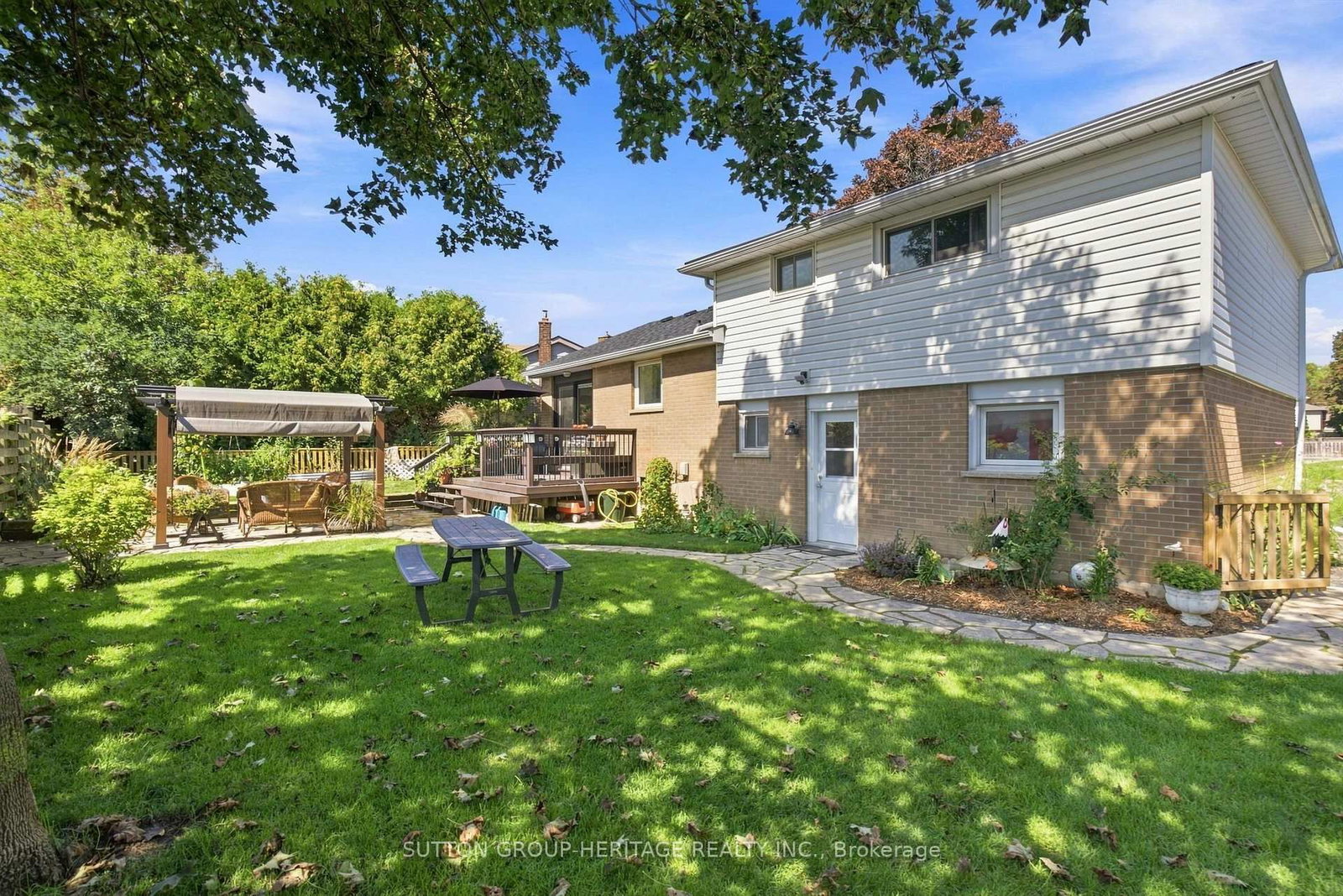 843 Carnation Court • Oshawa, ON photo 29