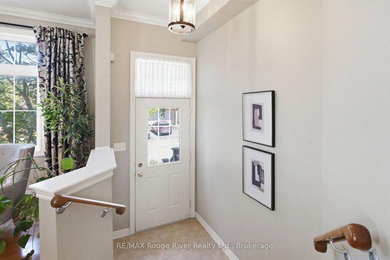 18 Rainbow Crescent