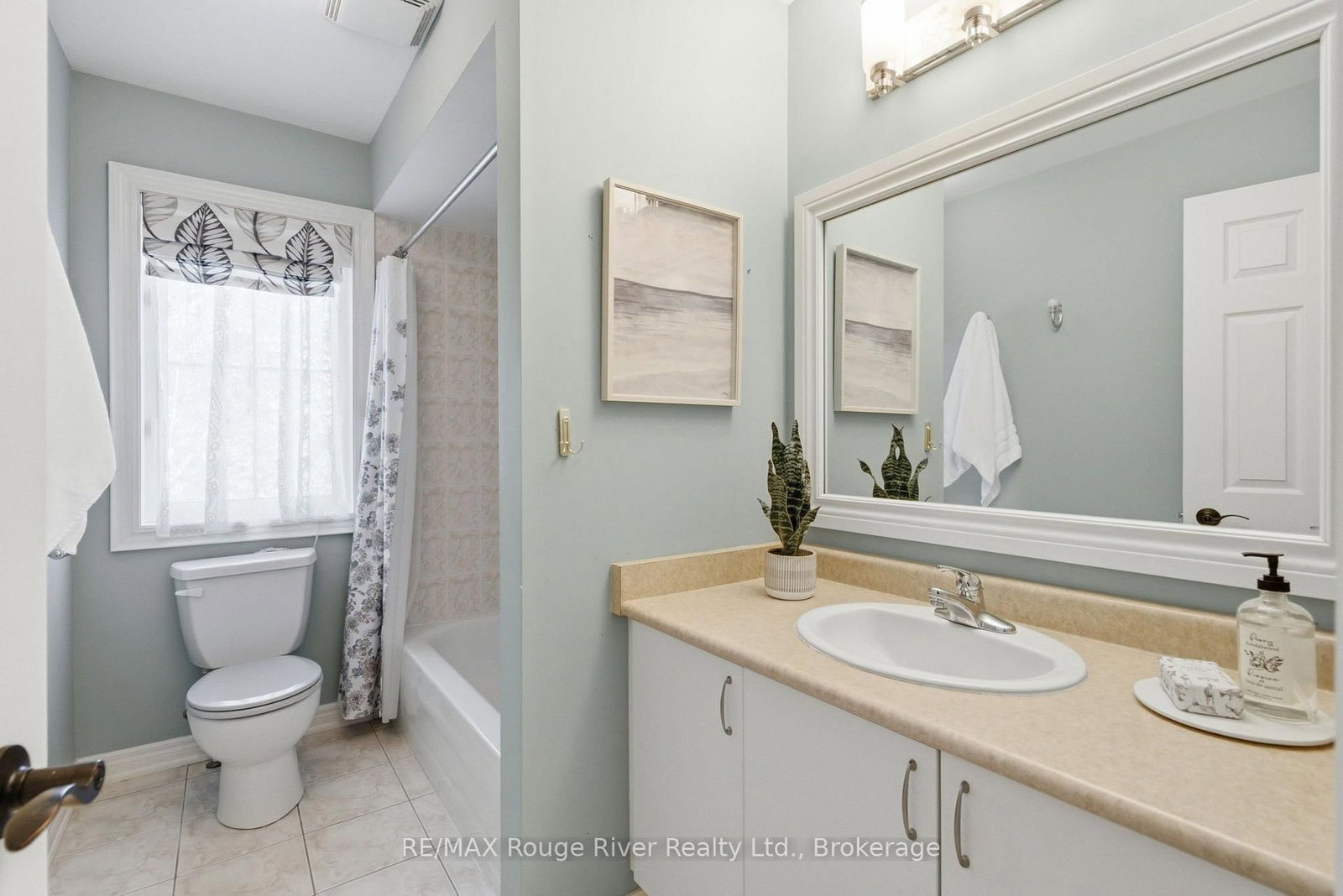 18 Rainbow Crescent • Whitby, ON photo 35