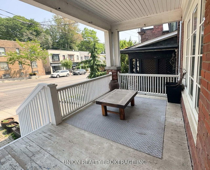 Main - 2471 Queen Street E