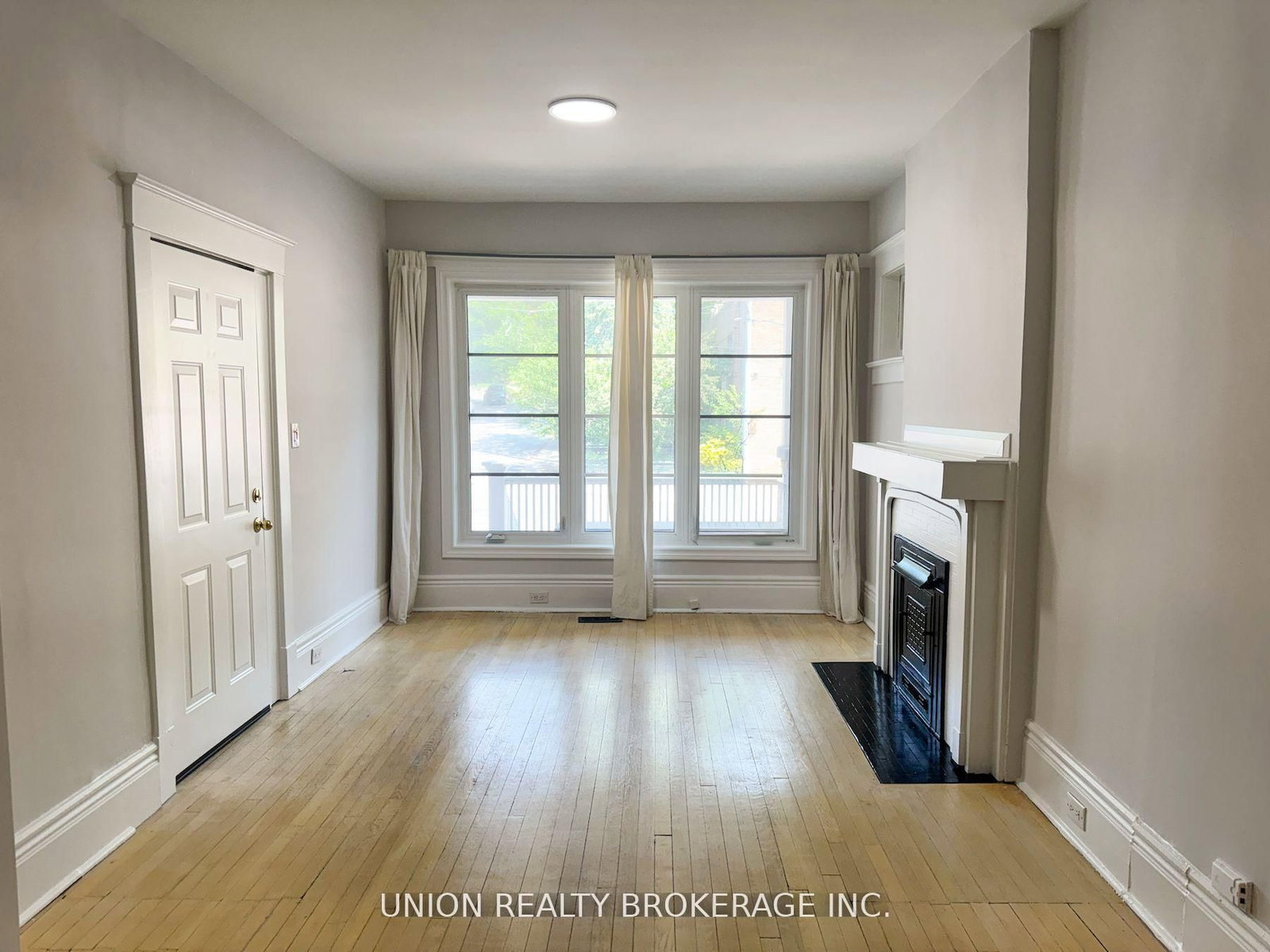 Main - 2471 Queen Street E, Toronto 4