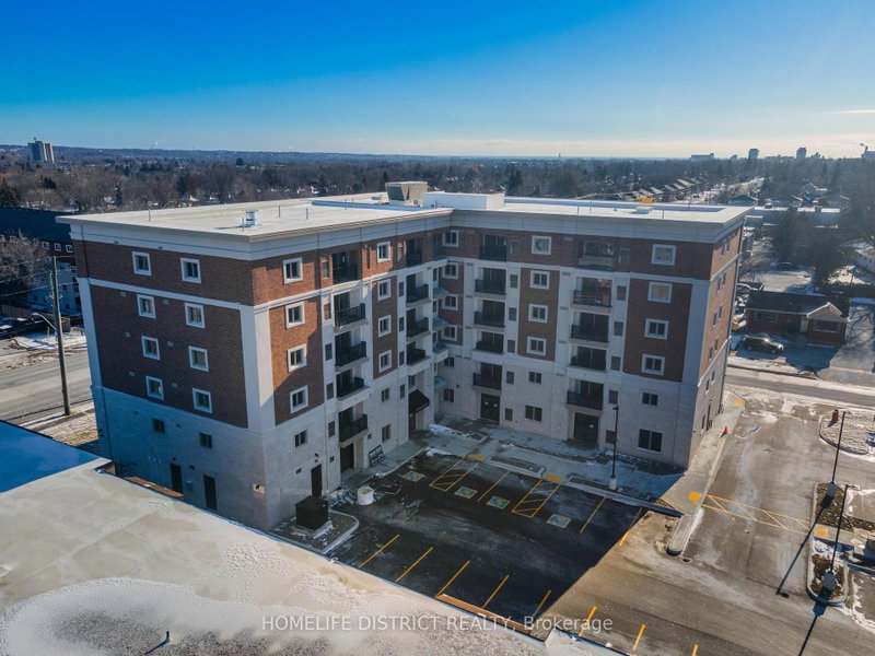 202 - 976 Simcoe Street N