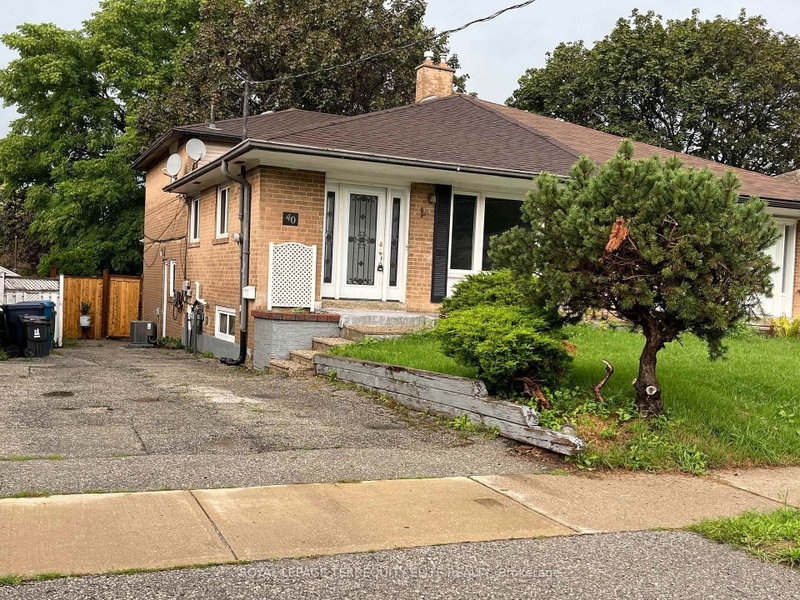 Lwr - 40 Pender Crescent