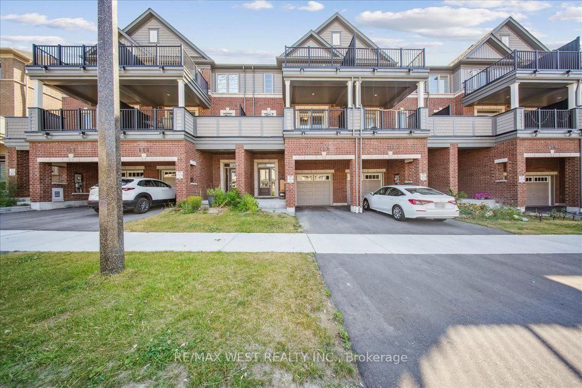 115 Air Dancer Crescent • Oshawa, ON photo 2