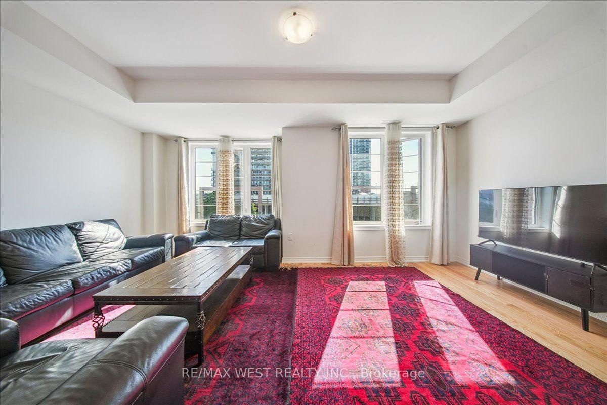 115 Air Dancer Crescent • Oshawa, ON photo 4