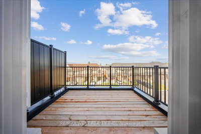115 Air Dancer Crescent • Oshawa, ON photo 8
