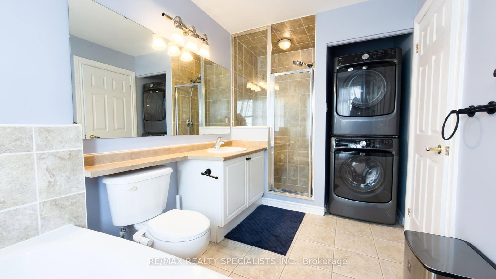 111 Civic Centre Drive • Whitby, ON photo 17