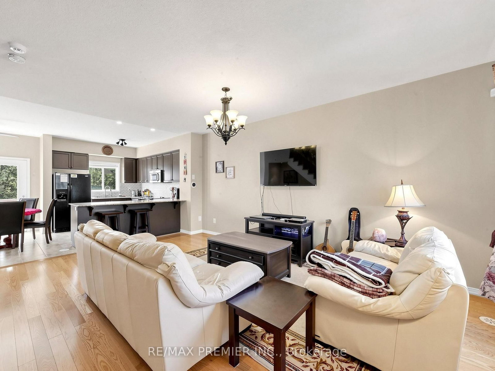 95 John Bell Crescent • Toronto, ON photo 6