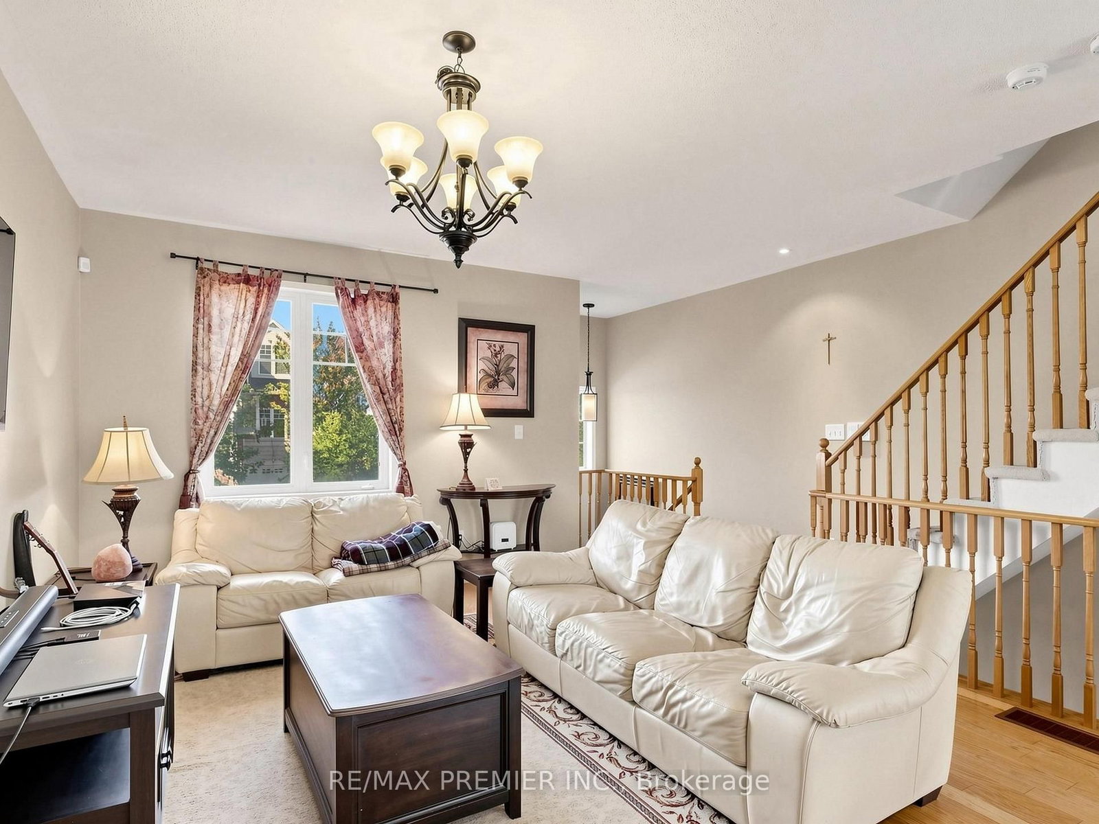 95 John Bell Crescent • Toronto, ON photo 8