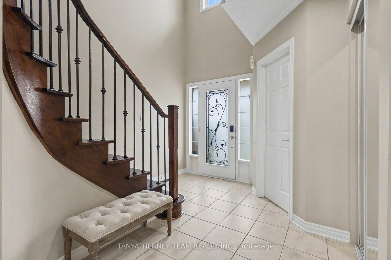 96 Mildenhall Place • Whitby, ON photo 3