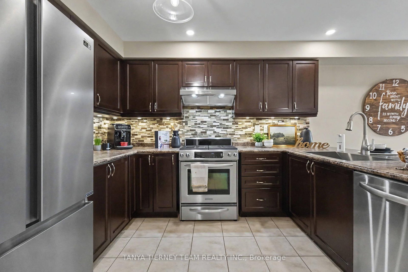 96 Mildenhall Place • Whitby, ON photo 5
