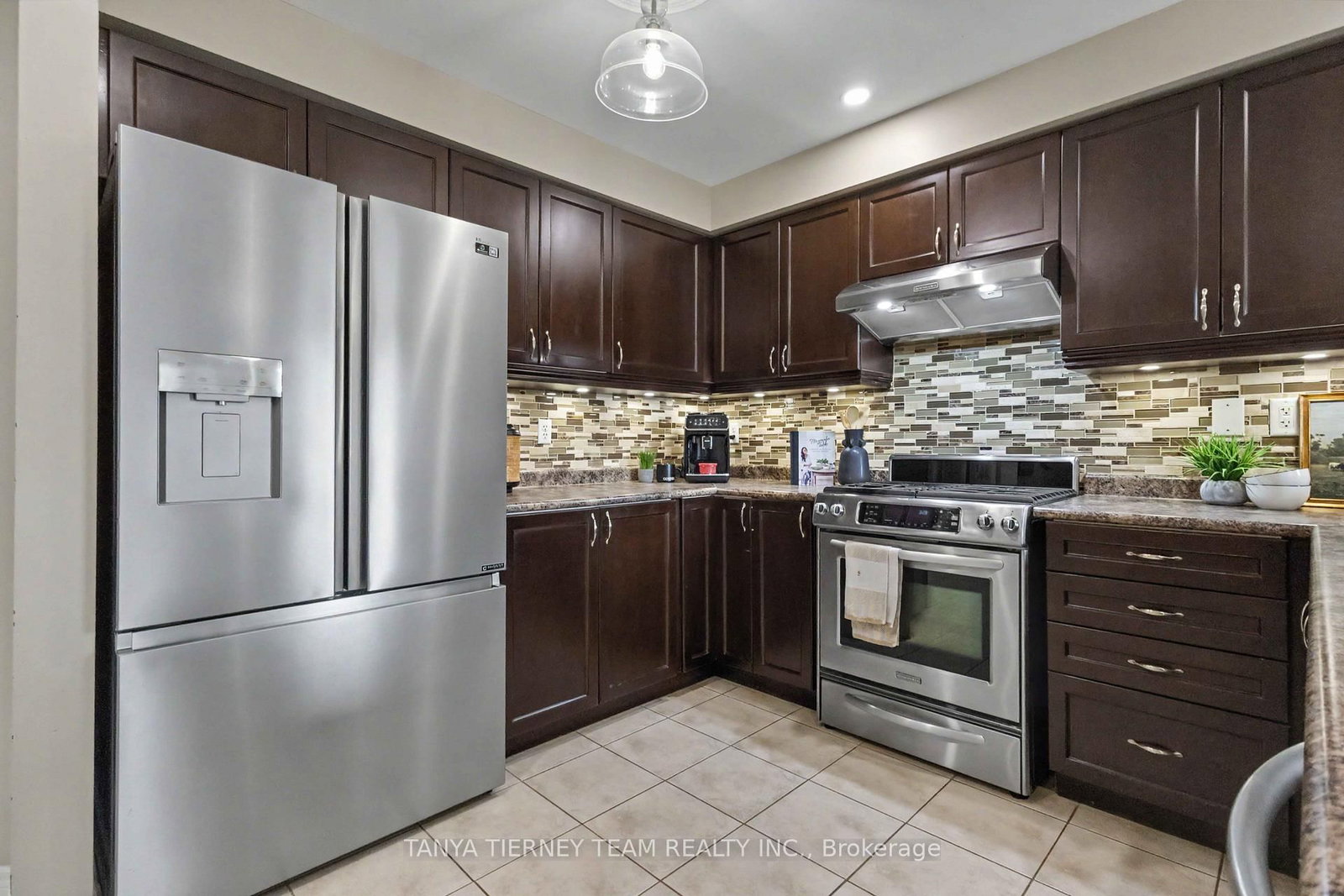 96 Mildenhall Place • Whitby, ON photo 6