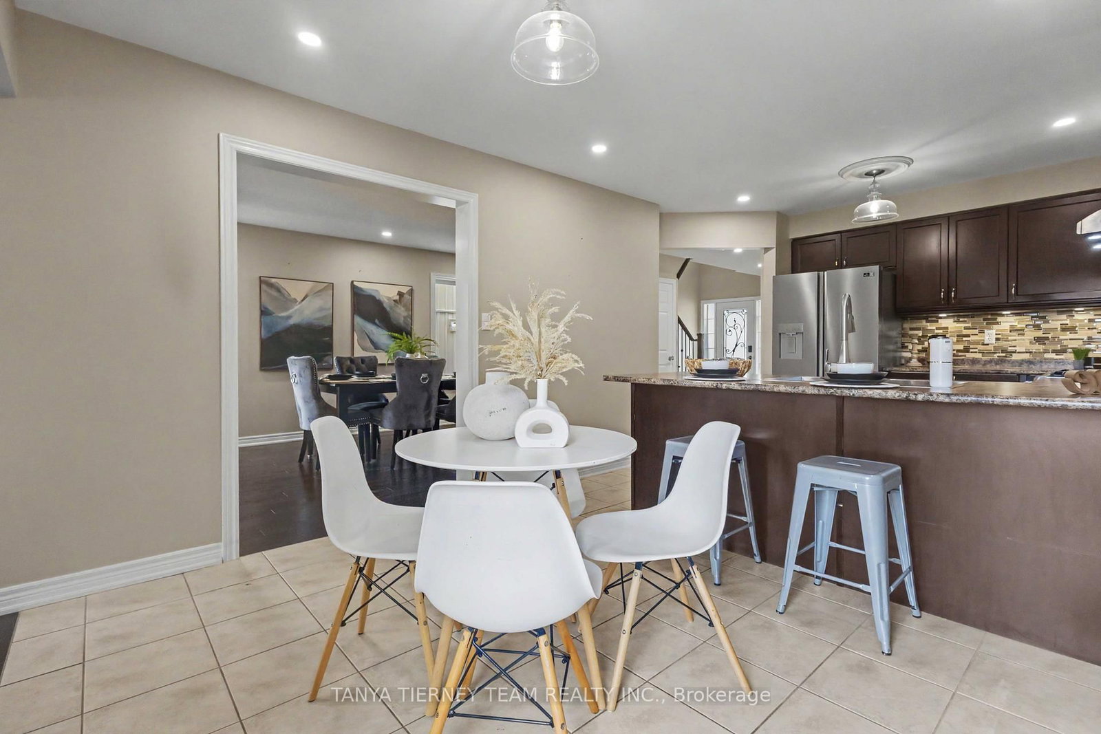 96 Mildenhall Place • Whitby, ON photo 8