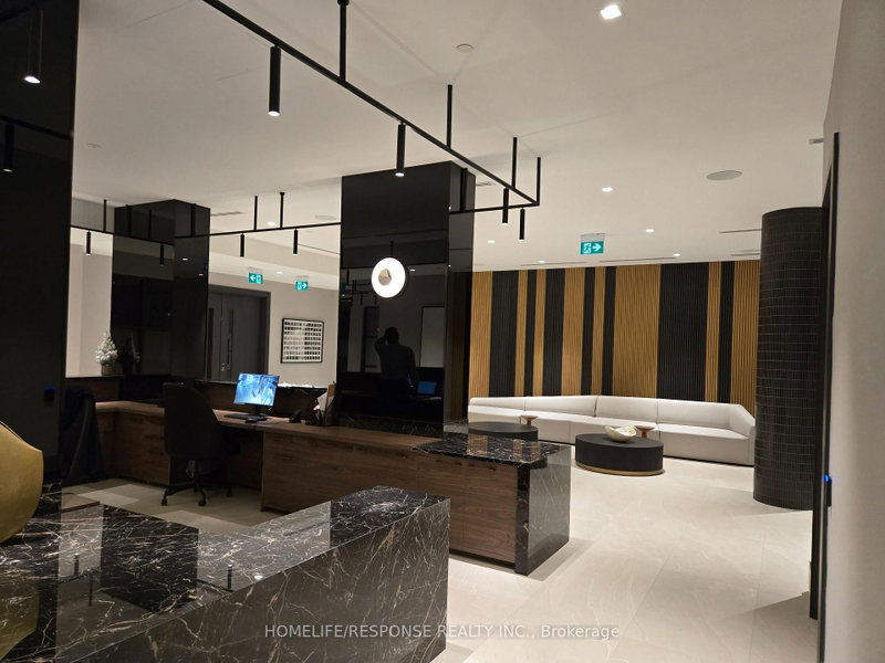 916 - 2545 Simcoe Street N