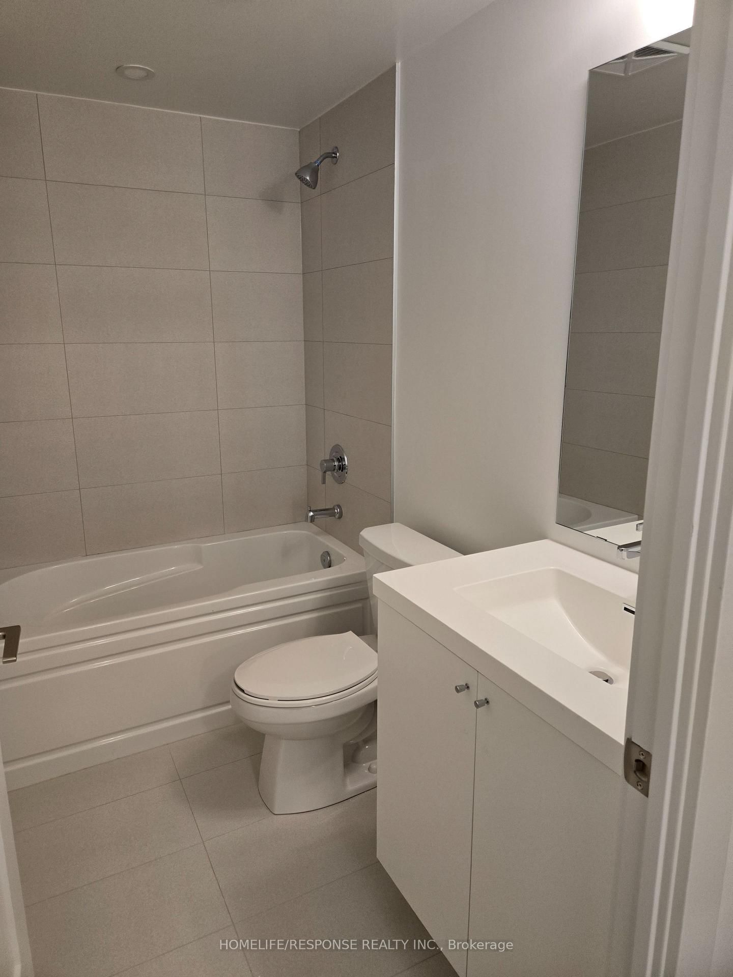 916 - 2545 Simcoe Street N, Oshawa 4