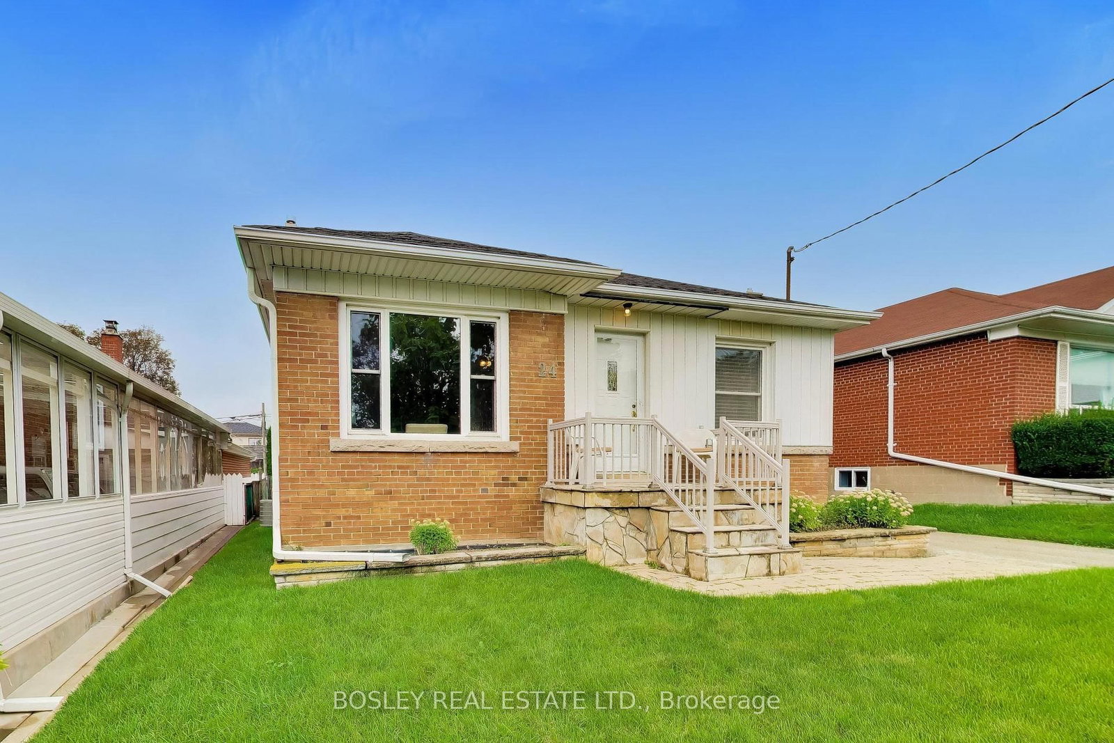 24 Tulip Drive • Toronto, ON photo 3