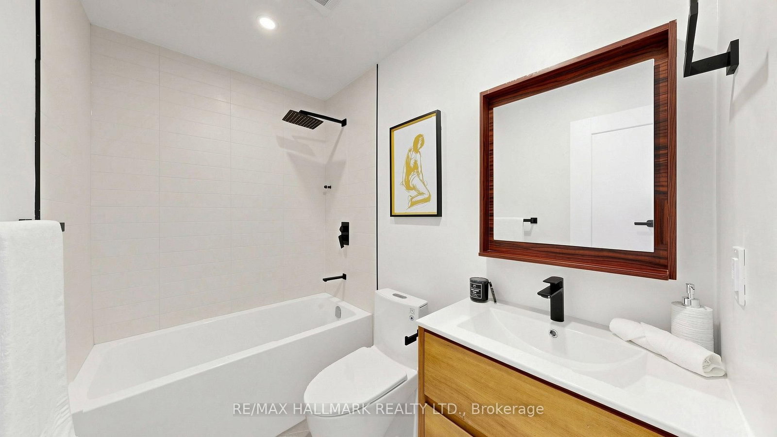 16 Queensdale Avenue • Toronto, ON photo 16