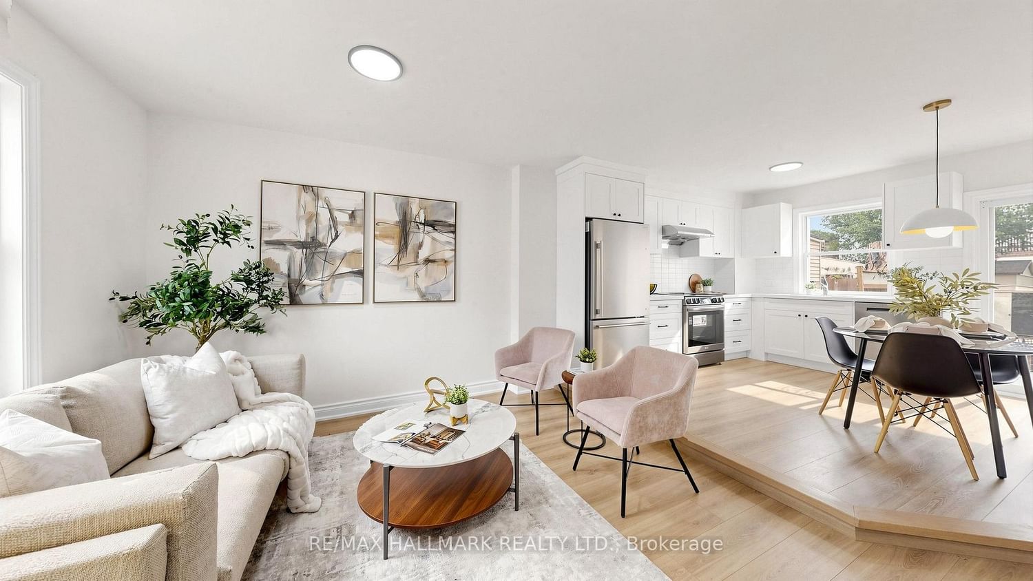 16 Queensdale Avenue • Toronto, ON photo 4