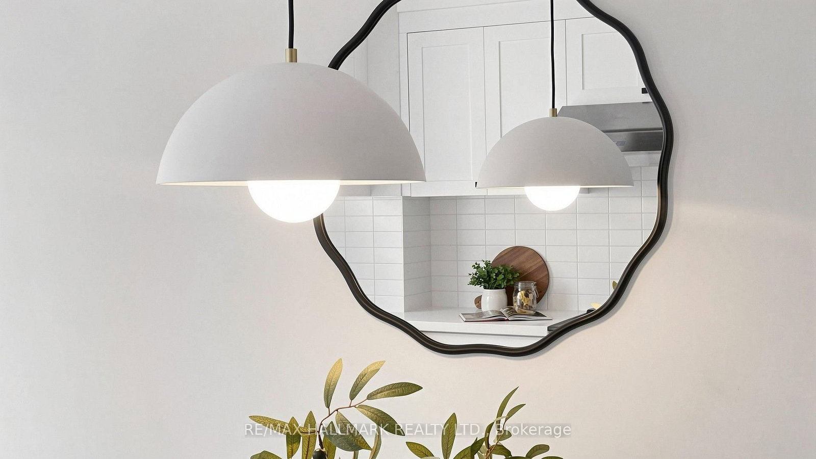 16 Queensdale Avenue • Toronto, ON photo 9