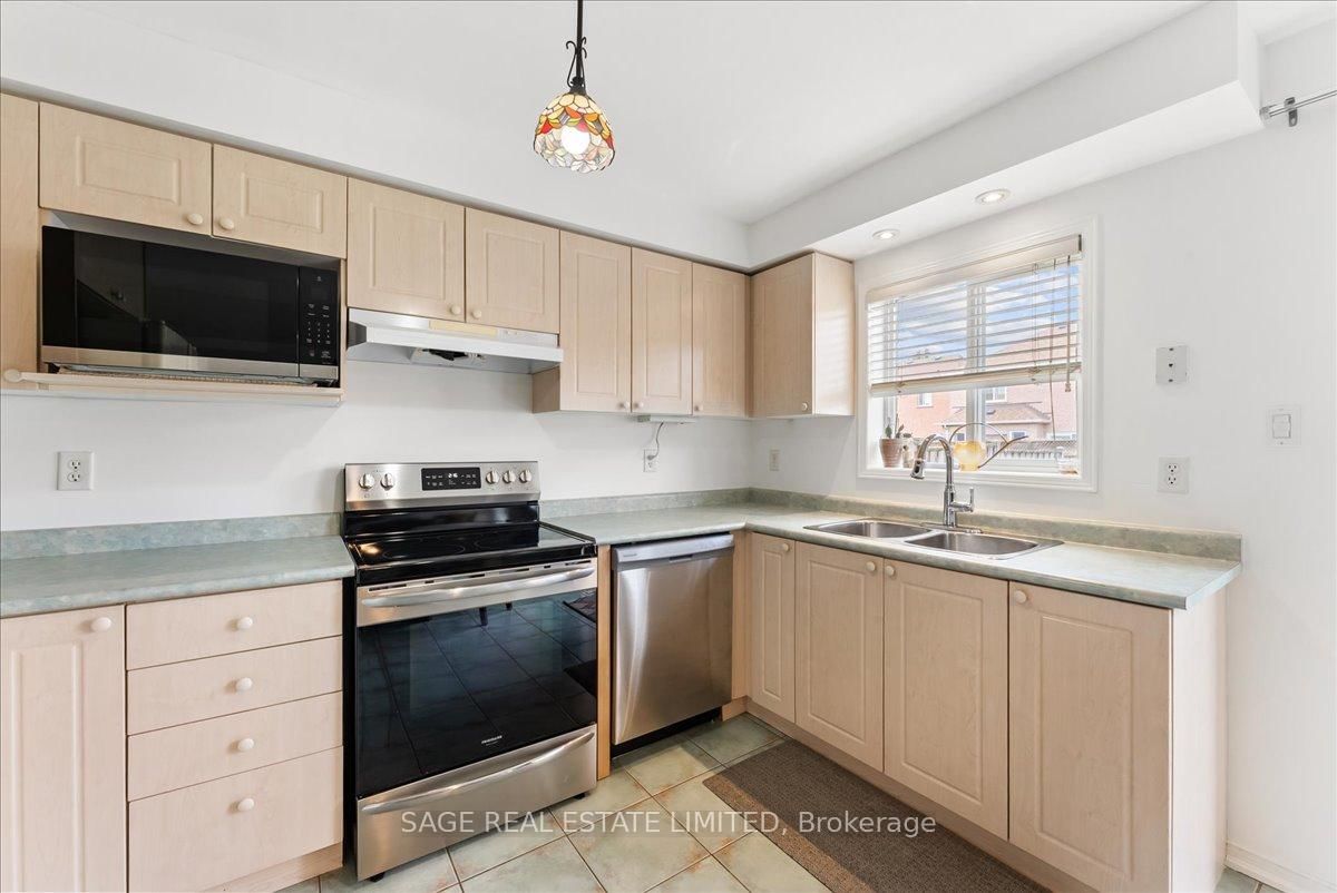 34 Mcsweeney Crescent • Ajax, ON photo 13