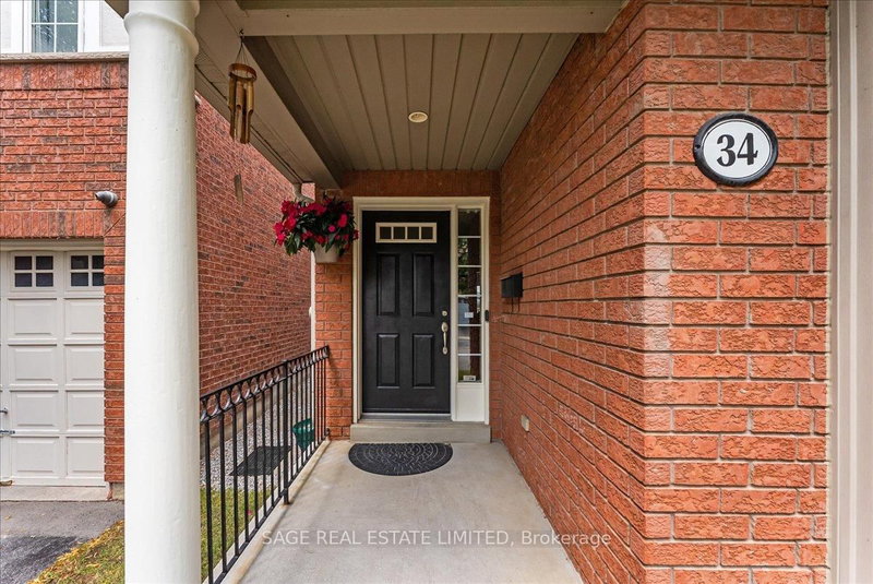 34 Mcsweeney Cres photo 4