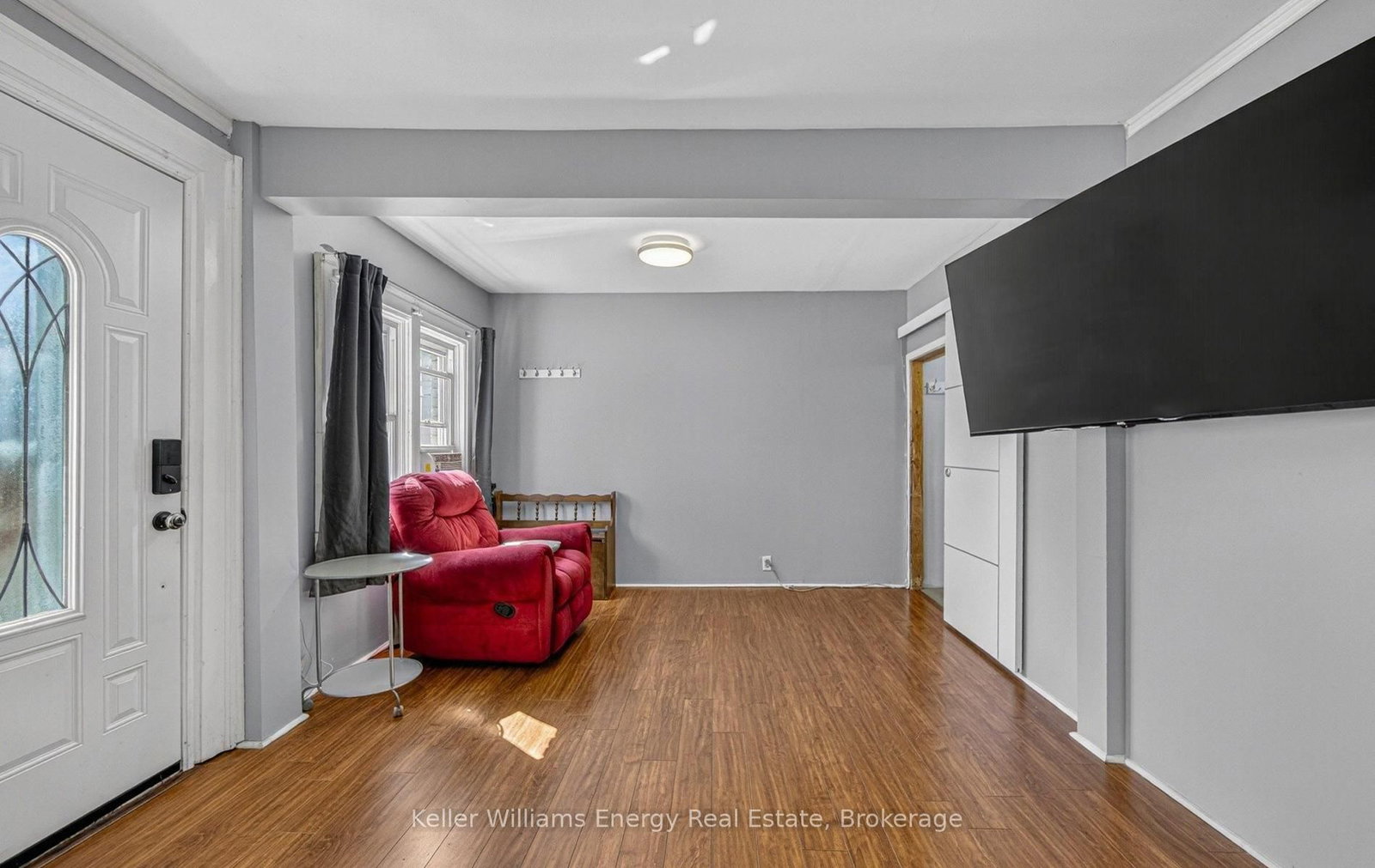 266 Division St, Oshawa, view 10
