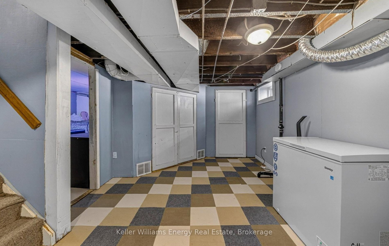 266 Division St, Oshawa, view 24