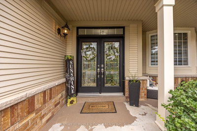 43 Jennings Drive • Clarington, ON photo 2