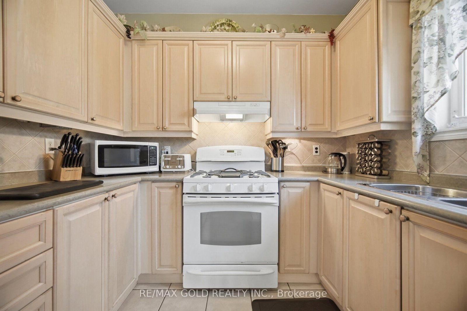 2 Sprucewood Crescent • Clarington, ON photo 14