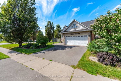 2 Sprucewood Crescent • Clarington, ON photo 3