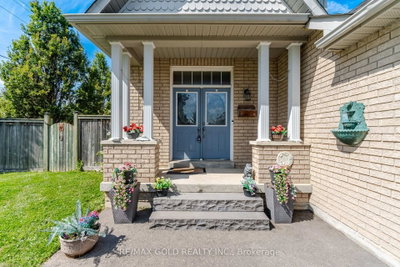 2 Sprucewood Crescent • Clarington, ON photo 4