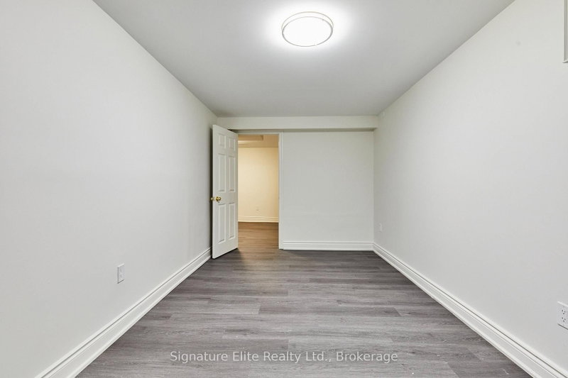 37 Tarsus Cres photo 4