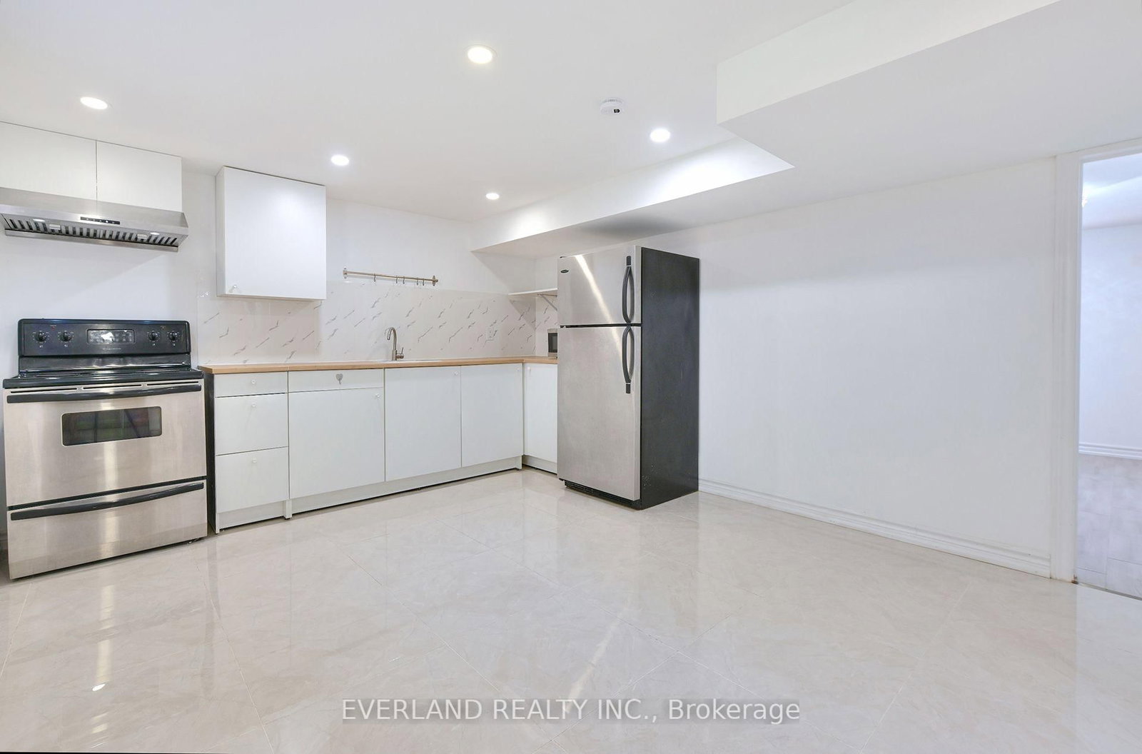 52 Fairglen Avenue • Toronto, ON photo 23