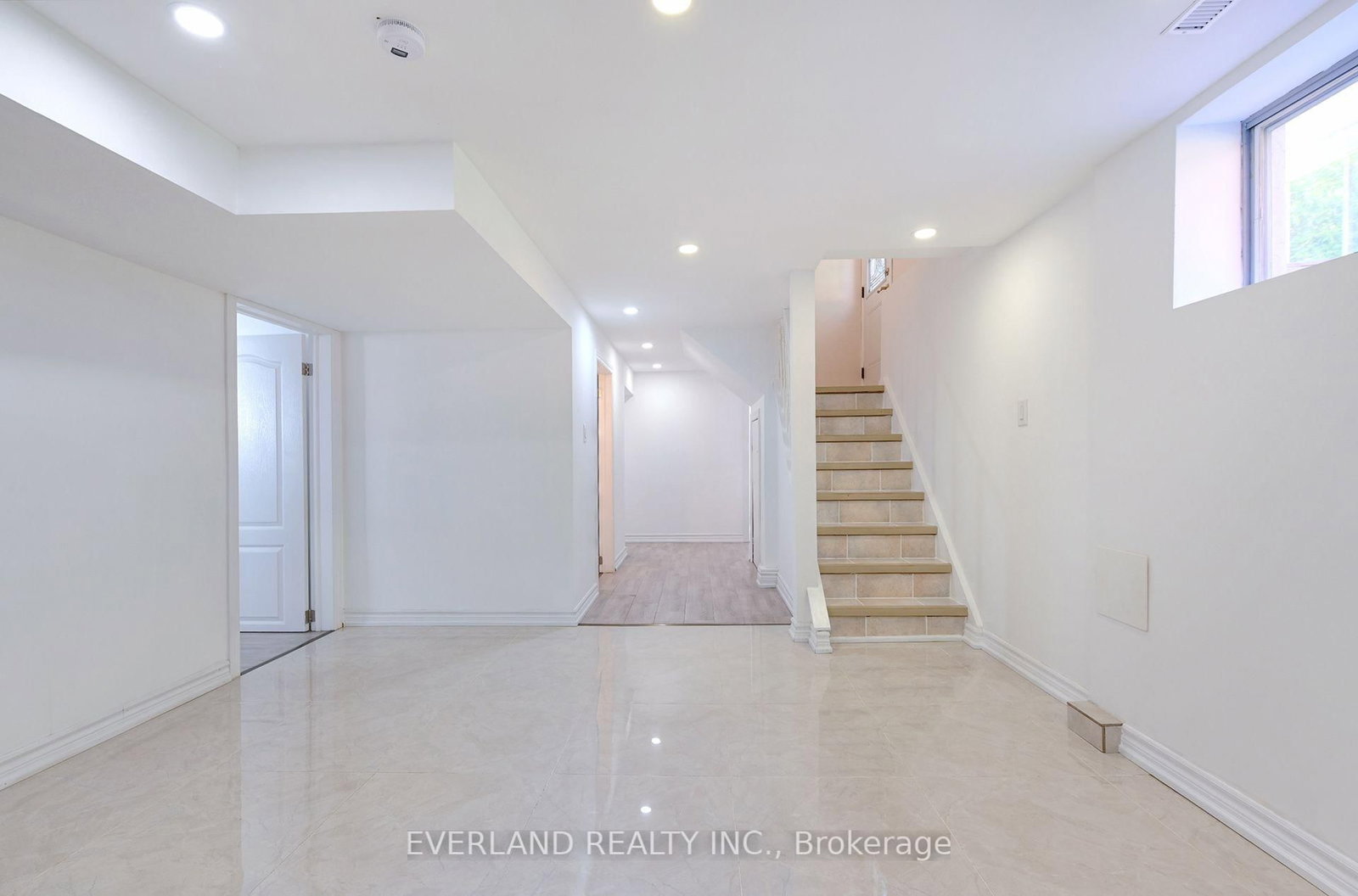 52 Fairglen Avenue • Toronto, ON photo 24