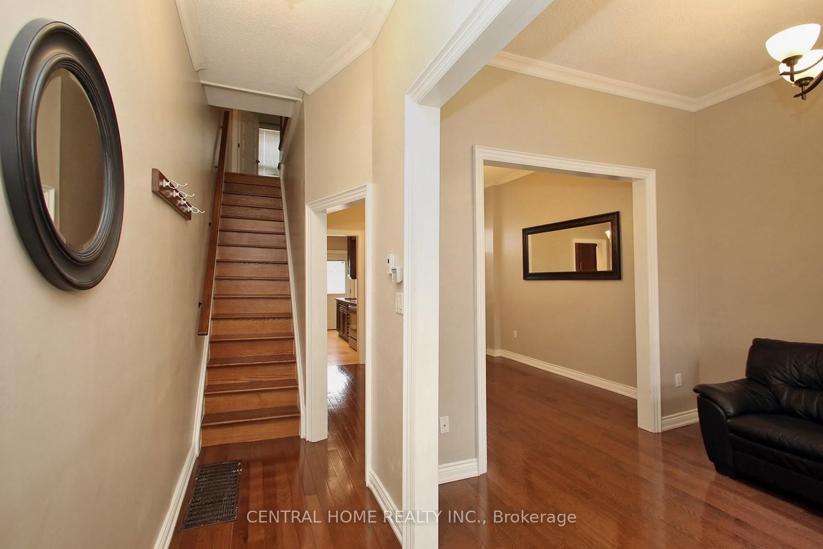 106 Carlaw Avenue • Toronto, ON photo 13