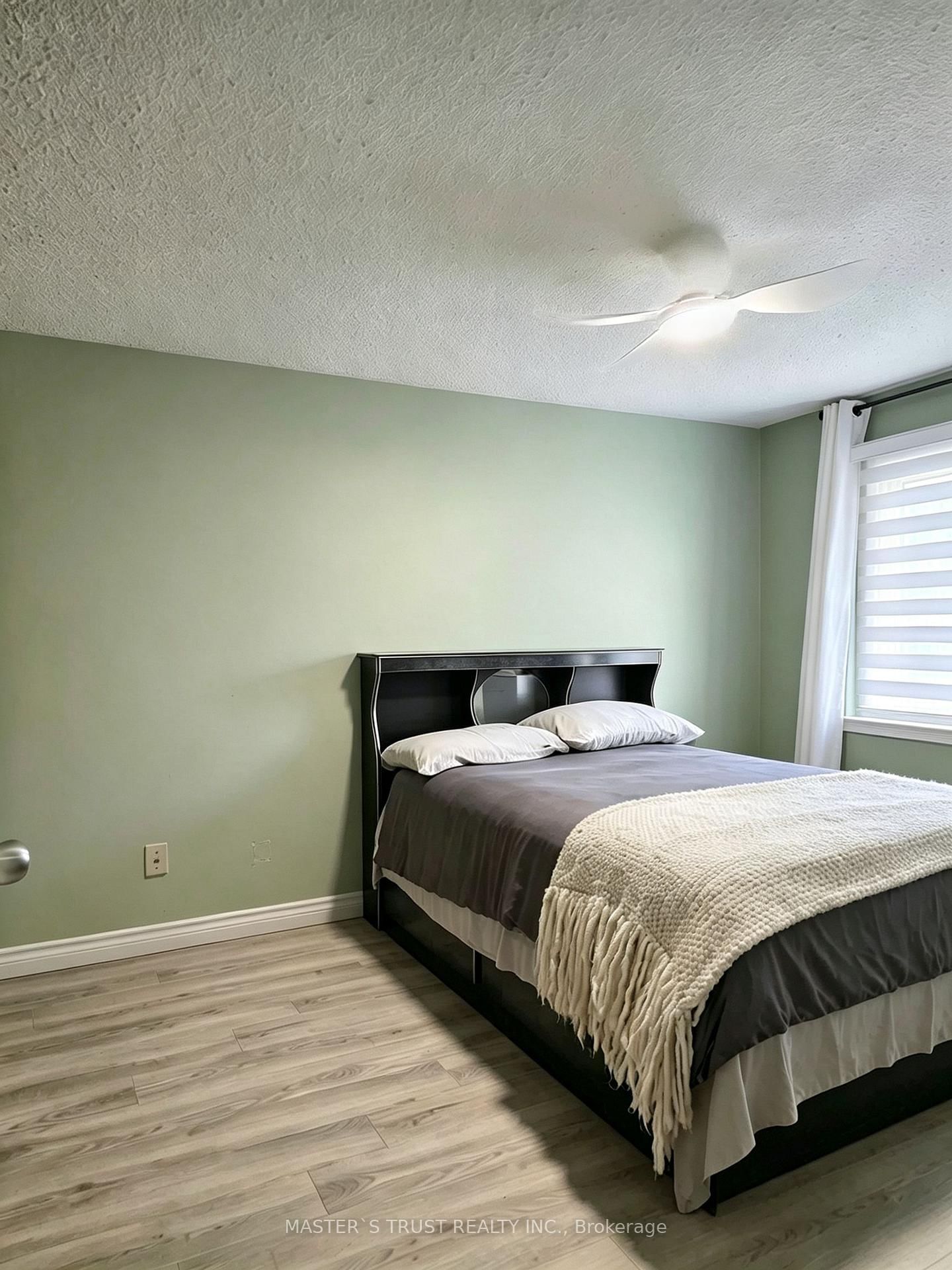 22 O'Halloran Crescent • Toronto, ON photo 15