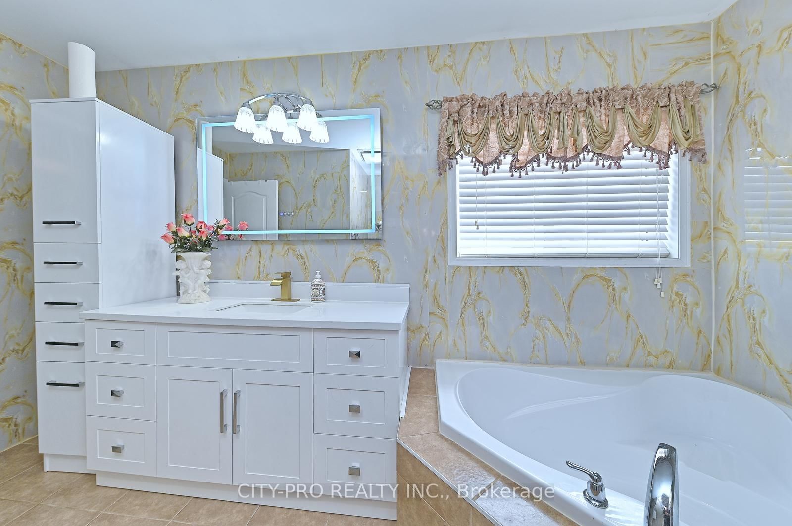 1178 Salmers Drive • Oshawa, ON photo 32