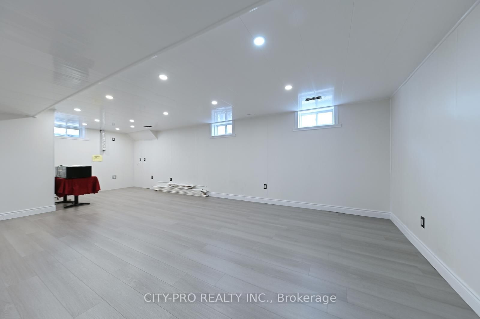 1178 Salmers Drive • Oshawa, ON photo 43