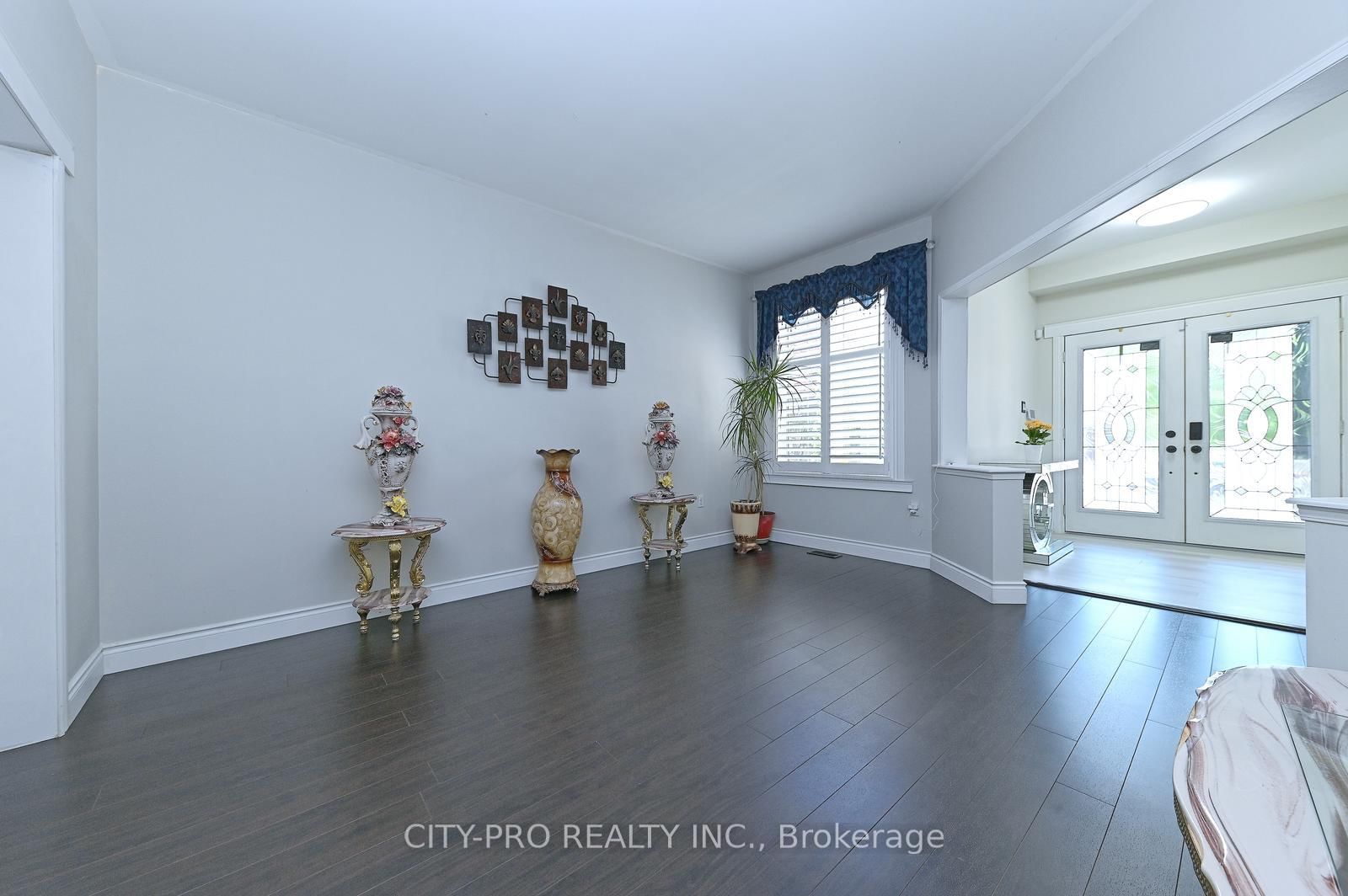 1178 Salmers Drive • Oshawa, ON photo 9