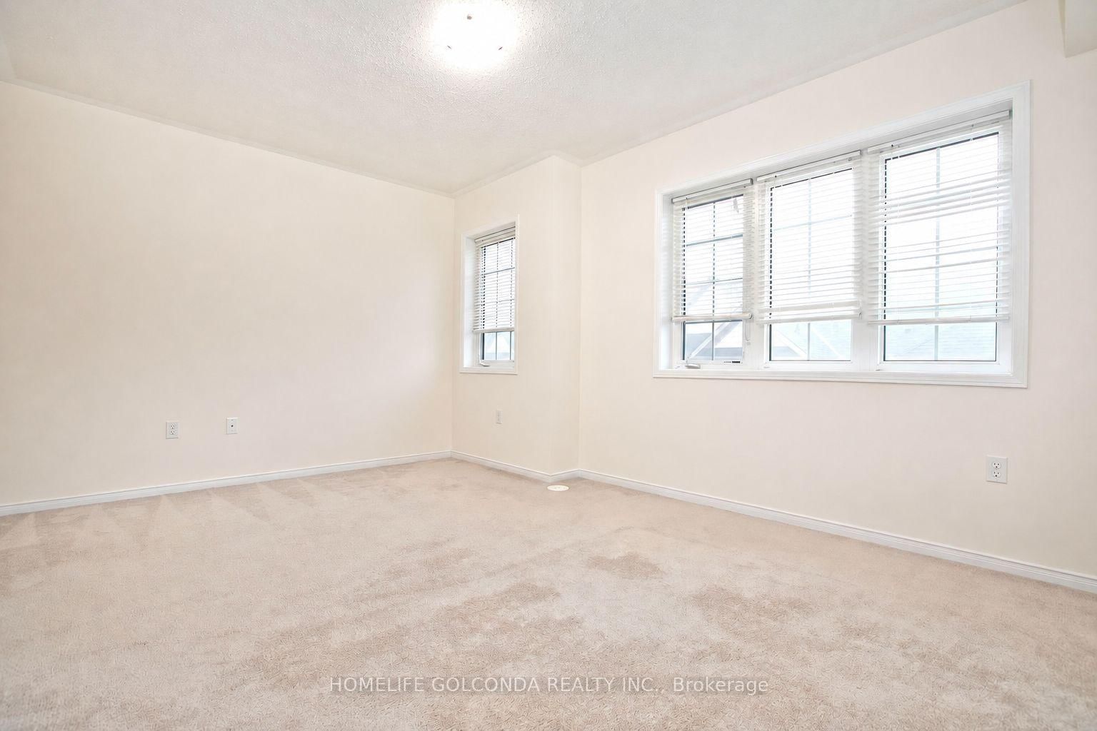 2706 Deputy Minister Path • Oshawa, ON photo 14